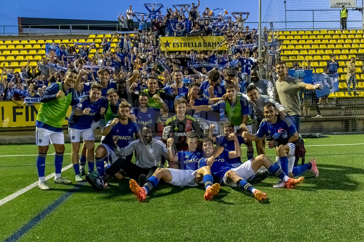 LleidaCF's tweet photo. Bona nit, família 💙😴
#MesFortsMesLleida https://t.co/LH0ycwGpNS