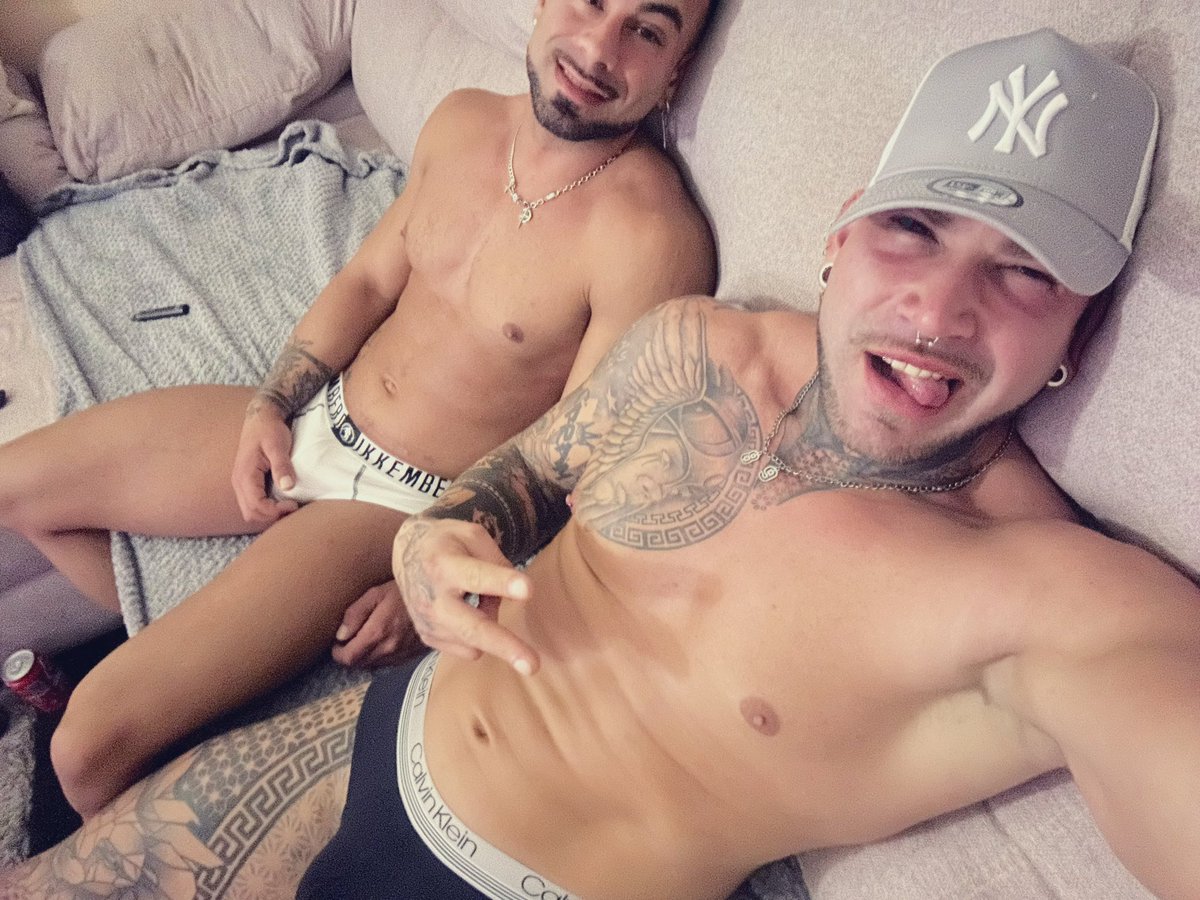 couplelord's tweet photo. We are online in https://t.co/ct6OClfNHr https://t.co/WYexV14uXi