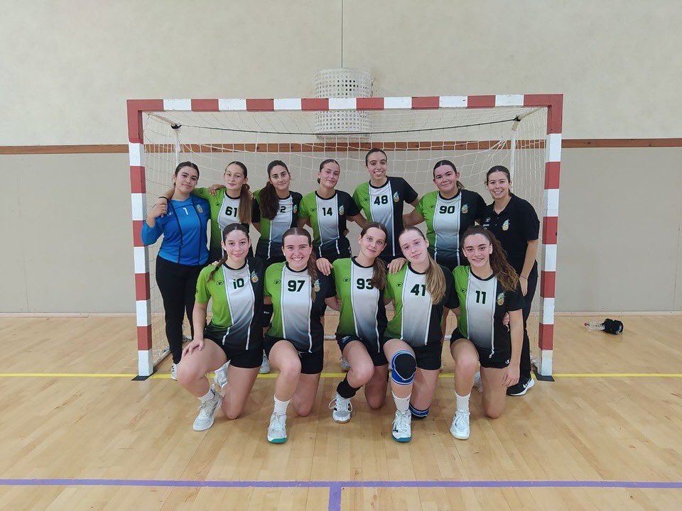 HandbolMolins's tweet photo. 🤾Aquest cap de setmana els equips de les categories infantil, cadet i juvenil han disputat els seus primers partits oficials de la temporada.
📸Algunes imatges de com ha estat el retorn a la competició
#123molins
#molinsviulhandbol https://t.co/E88v21fDa8