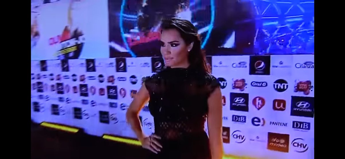 Ronel_1999's tweet photo. Lali en la gala de Viña del Mar (2017) 🤍 https://t.co/xdEmQ2oy53