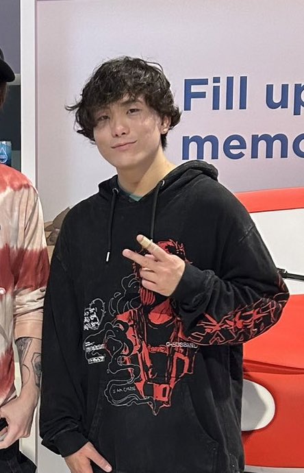 sykpics's tweet photo. THE CORPSE HOODIE 🥹 https://t.co/ofTbMNOP11
