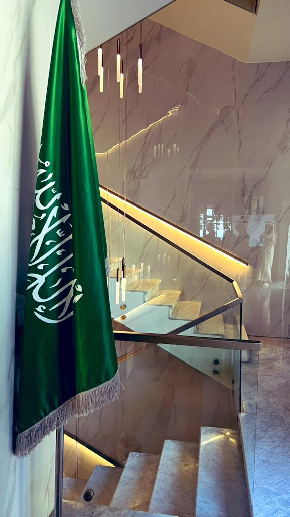 Raghadalbauri's tweet photo. "على عهدنا باقين يا دولة آل سعود 
تهون الرقاب ولا تهون السعودية " 

#اليوم_الوطني_السعودي_94 https://t.co/4eJzeOoYPl