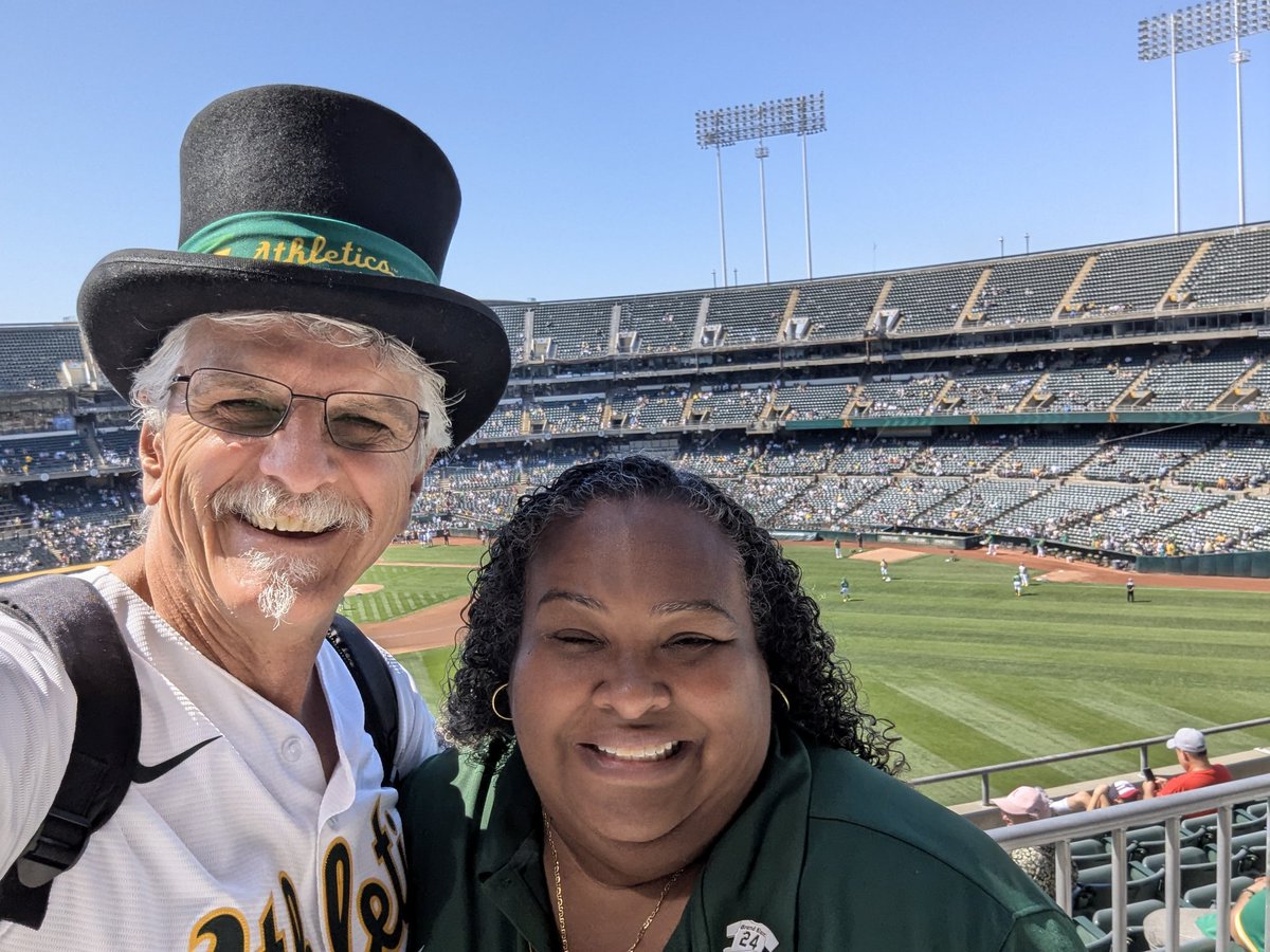TopHatt60's tweet photo. #atthecoliseum https://t.co/2HlqSu51qQ