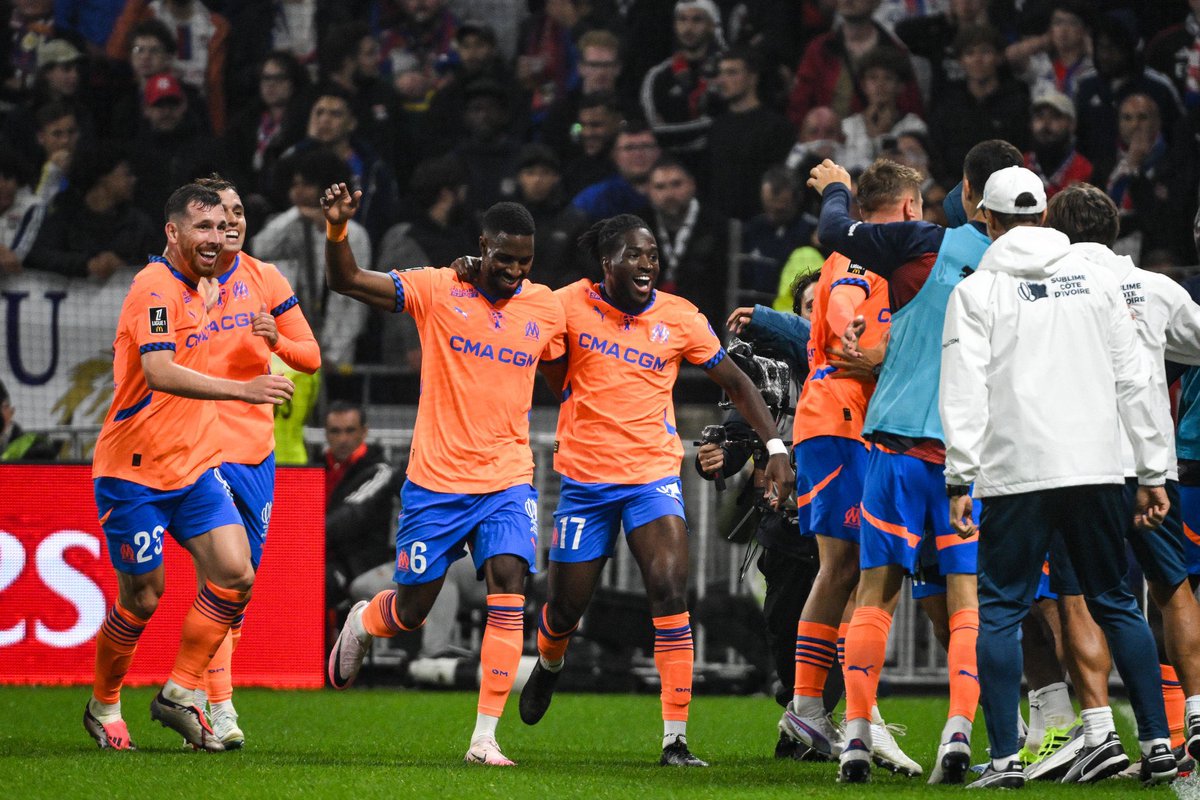 L’OM S’IMPOSE À 10 contre 12 !

C’est sûrement la plus belle victoire de la saison. On envoie un message à la Ligue 1.  On peut gagner dans n’importe quelle situation.

On revient à la 1ère place à égalité avec le PSG.

Lyon 2-3 Marseille

#TeamOM #OLOM
