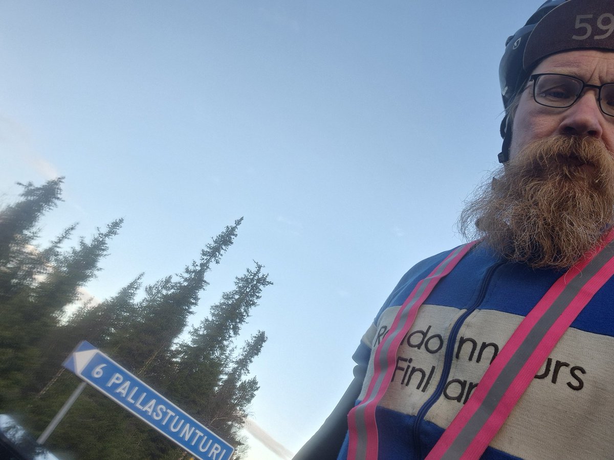 tuskaruska's tweet photo. Minunhan se on. Juuri se jonka pahoinpiteli reikä asfaltissa. Juttelin viime yönä @mkpaa:n kanssa unessa ja kertoi että suoritukseni ei ole vielä aito (bona fide) kun tuo rengas ei käynyt huipulla. Tutkin sydäntäni ja näin taitaa olla eli ...1/3
https://t.co/bfamEDy010 https://t.co/aVKGbChpWj