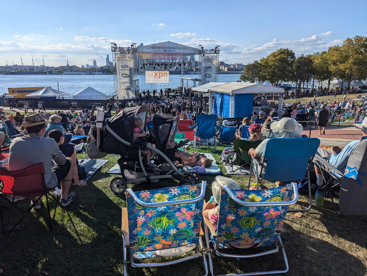 VinceDaily's tweet image. Ya never know what you're gonna get when you buy your #xpnfest tix. Last year was three days of torrential rain. This year, paradise. @tbtduluth