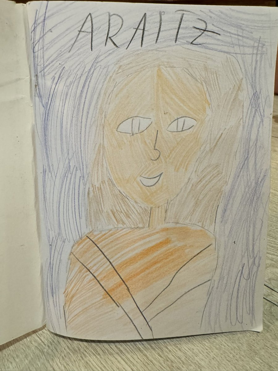 AneJalon's tweet photo. X haz tu magia. Este pasado julio encontramos en Cambrils (Tarragona) un cuaderno de una niña llamada Araitz.Llevamos mucho tiempo queriendo encontrar a su dueña.Nos ha ayudado mucha gente a difundirlo en euskera y ahora lo intentamos en castellano. ¿nos ayudáis a difundirlo? https://t.co/l9tL7OiW4o