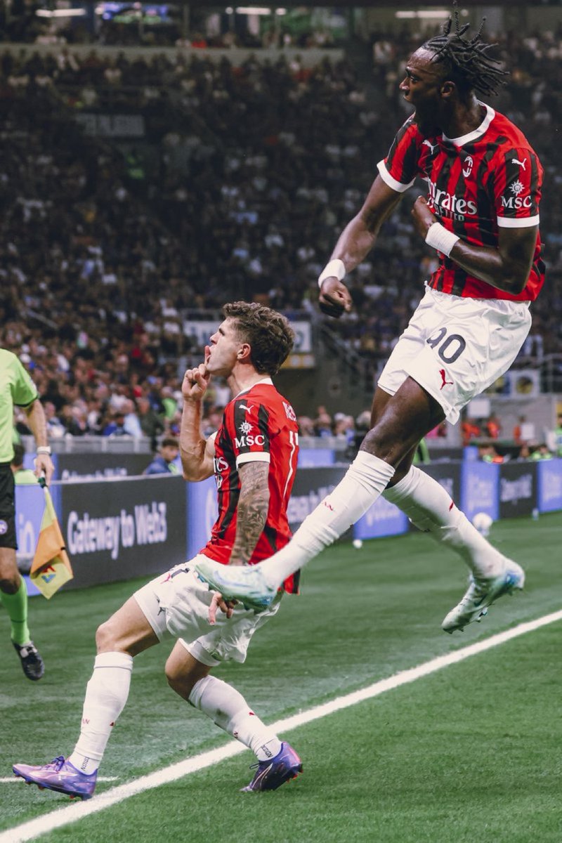 usmntonly's tweet photo. This is so tough 🤫 https://t.co/V1oUA3sBvy