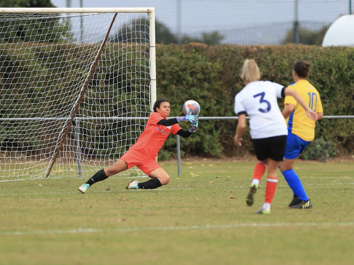 Kameliya Petrova played with a smile on her face all afternoon for the ⁦<a href="/ChigwellLadies/">Chigwell Ladies FC</a>⁩ making history for their club in the #FACup .

They lost against the ⁦@LTLFC_Official⁩ , but they represented their club well playing against a side three leagues above.
