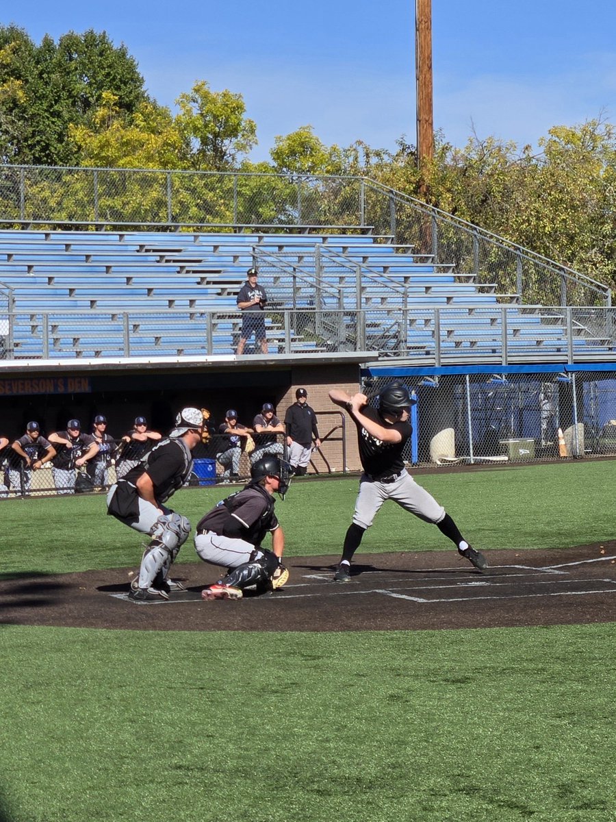 Umpqua RiverHawks tweet media