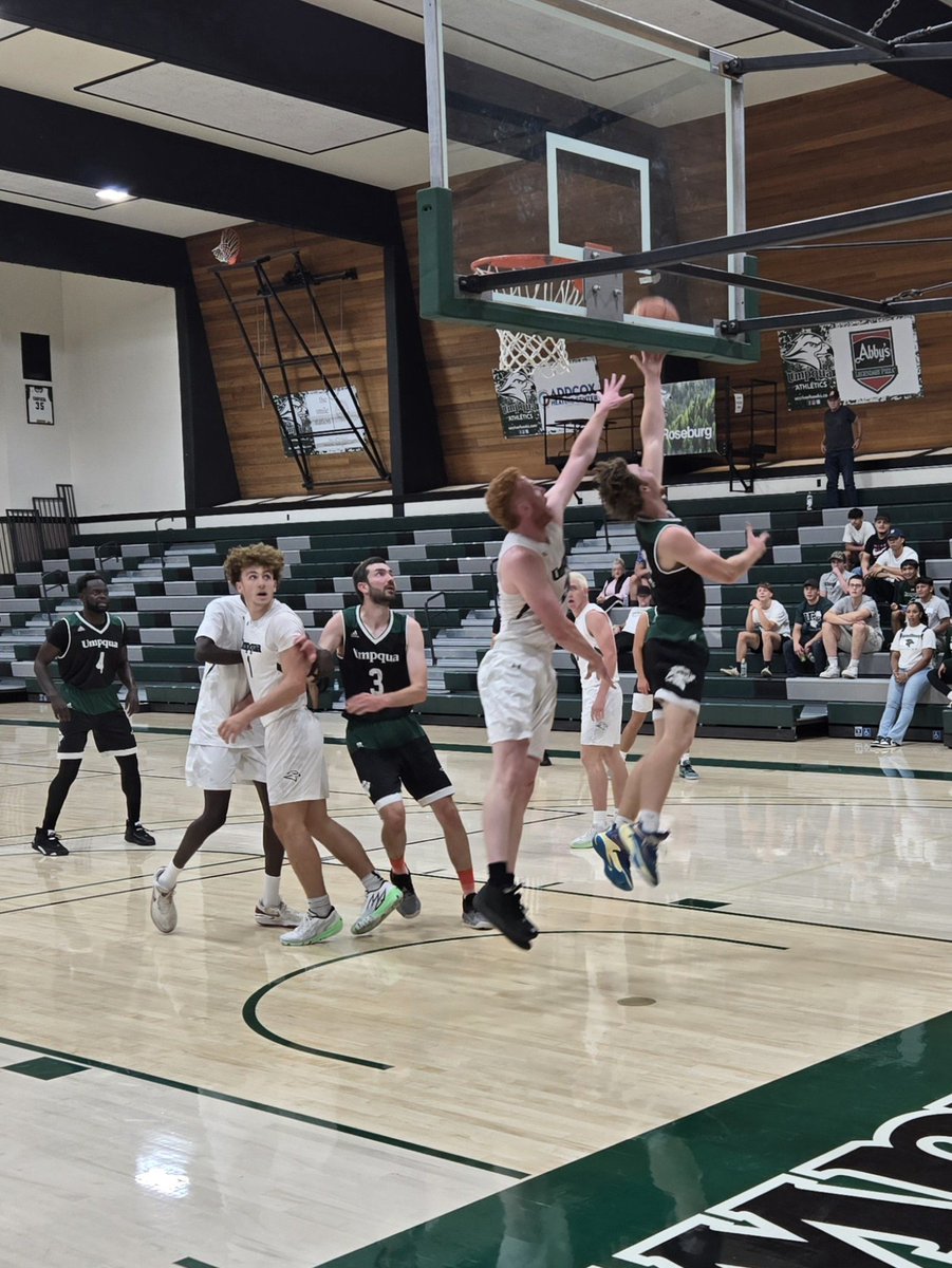 Umpqua RiverHawks tweet media