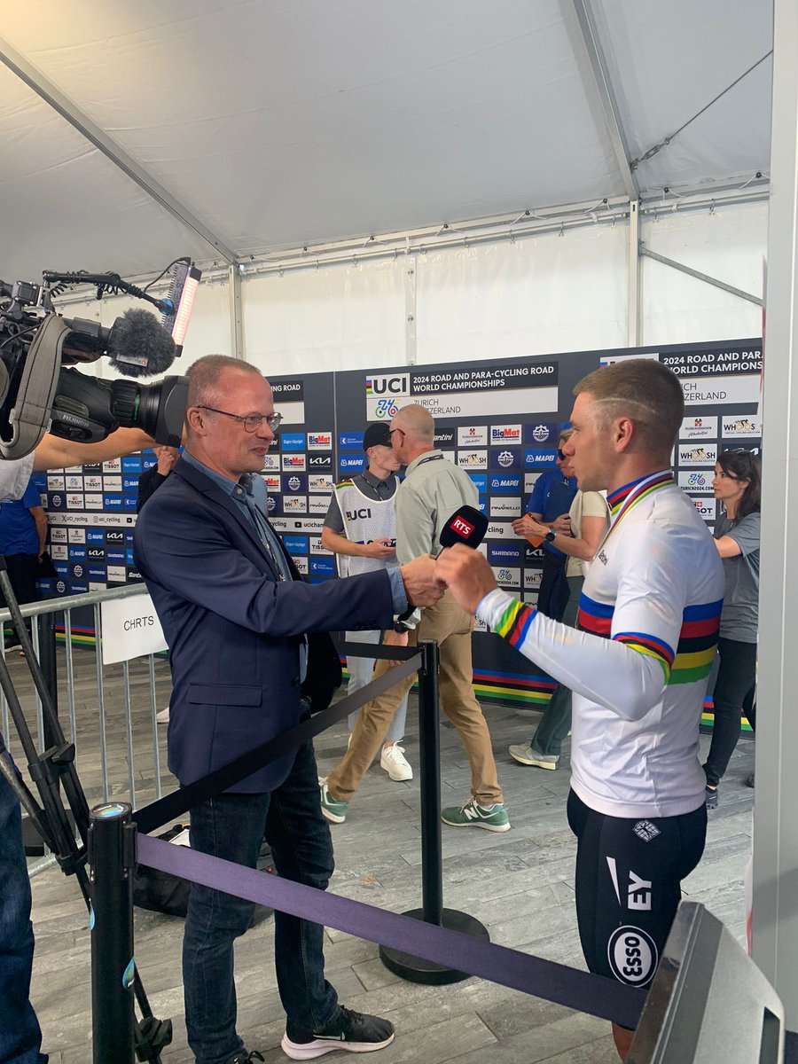 Demi Vollering, si touchante quand elle parle de Marlen Reusser et Remco Evenepoel tellement lucide à l’heure de l’interview. Ça fait partie de ces moments de grâce qui nous font aimer ce sport et ce métier… #Zurich2024 #rtssport