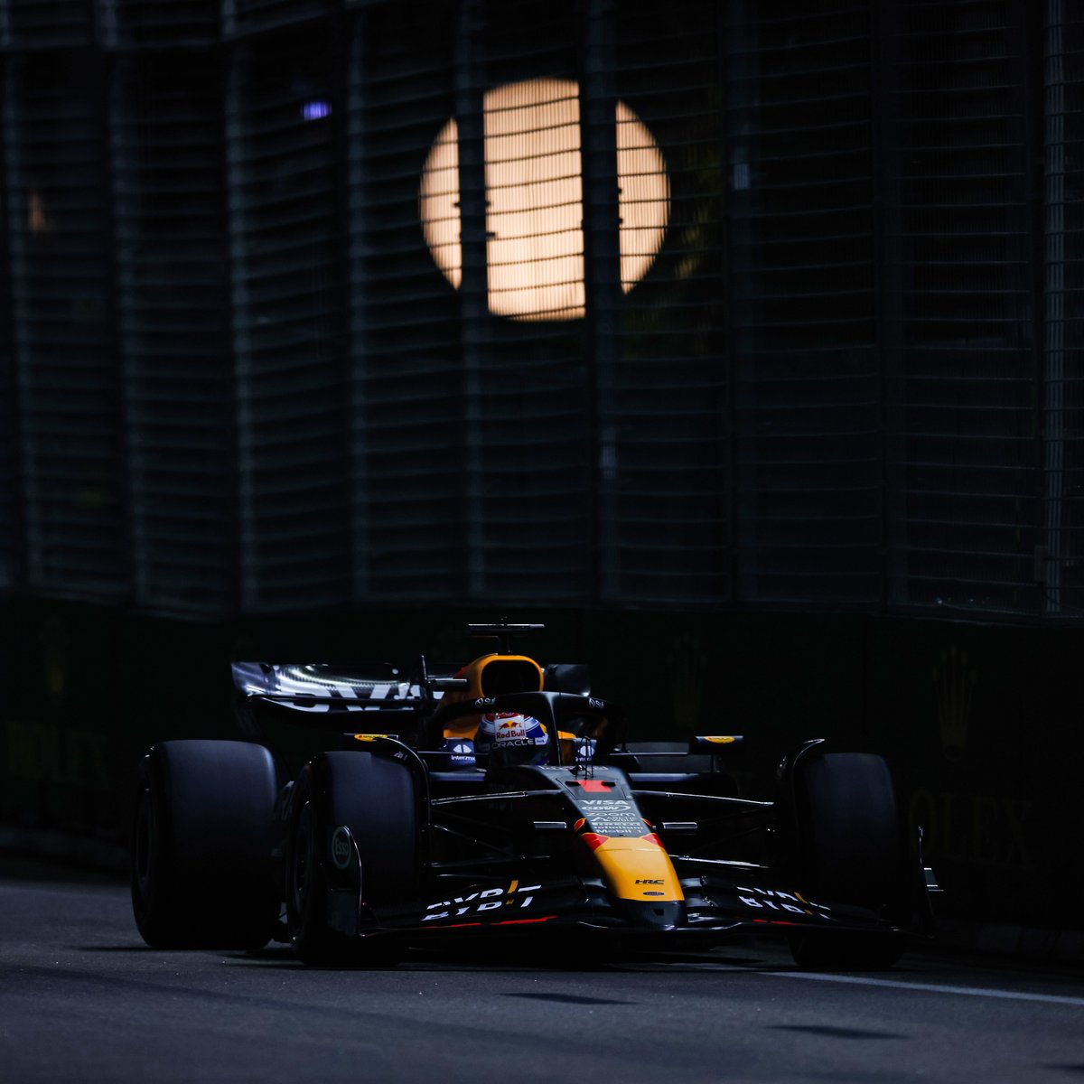 Max33Verstappen's tweet photo. Maximised our result with P2 under tough conditions 🏆 A few things to work on during the break, we’ll keep pushing and come back stronger 💪

#KeepPushing #SingaporeGP https://t.co/qfWsSJUdbM
