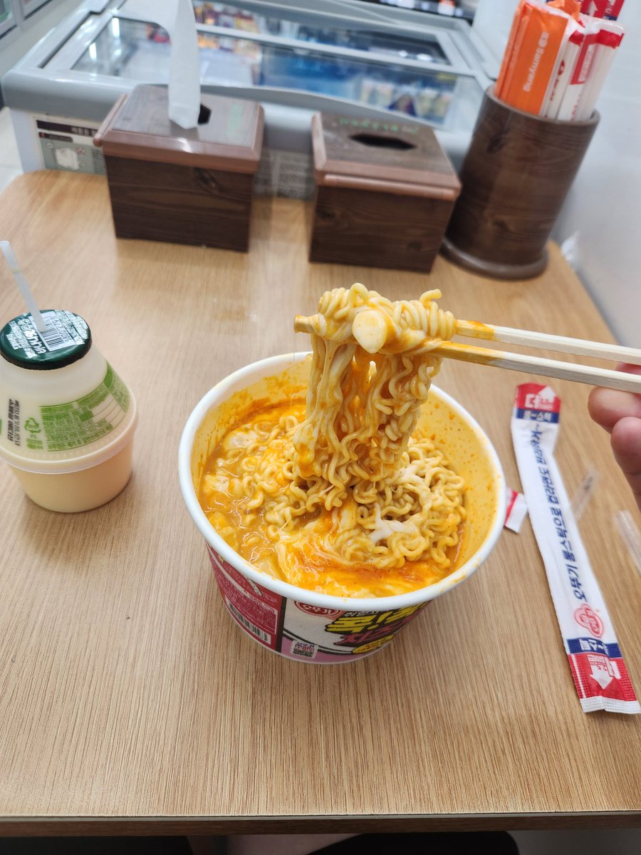 오늘의 야식 로제 떡볶이  + 스파게티