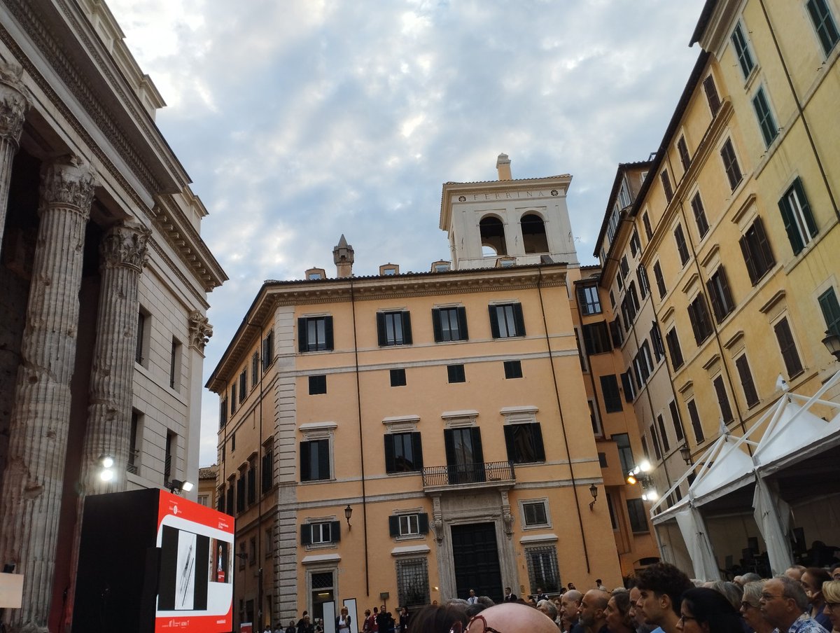 cinziaconti4's tweet photo. Le scoperte eccezionali di Enrico Fermi, uno tra i ragazzi di via panisperna, grazie al lavoro di gruppo dei suoi colleghi.  la sinergia e collaborazione tra i colleghi porta al premio Nobel !  . Se ne parla  al #Romafestivalstoria grazie a @Camcomroma e @editorilaterza https://t.co/t5UwJrBsbM