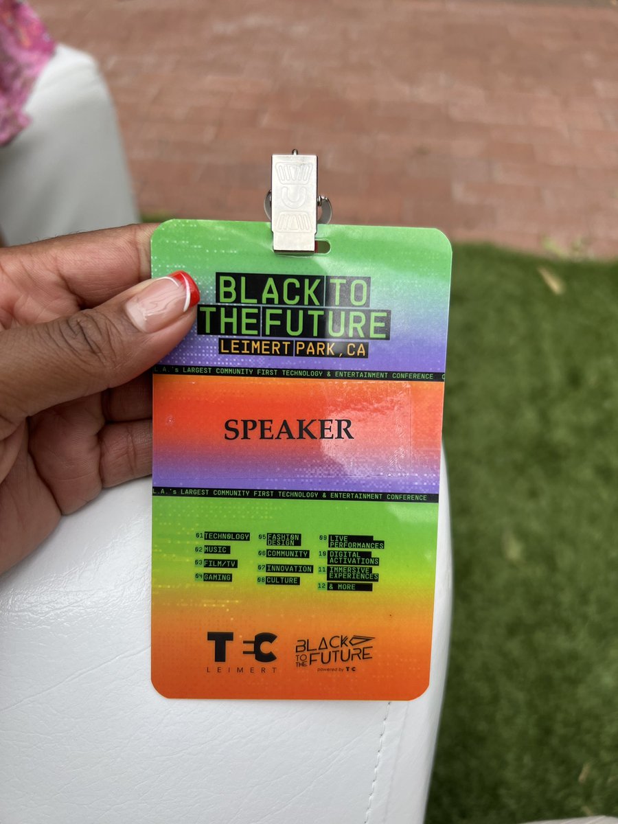 sooAshleyT's tweet photo. I did a thing 😬
So much fun speaking on the tech &amp; entertainment young professional panel yesterday✨
#careergirl #tvexec #youngprofessional https://t.co/NfL9Onb7p1