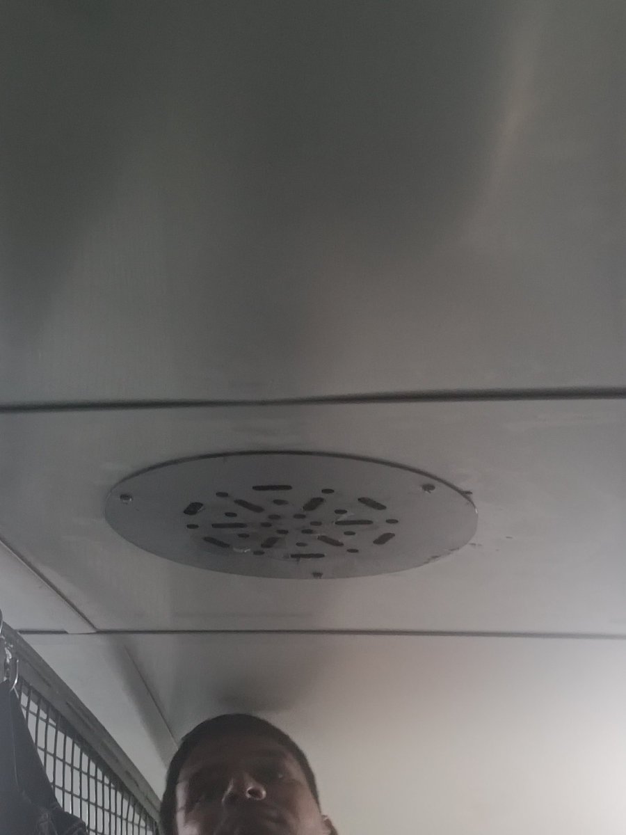 ewsnclaffected's tweet photo. The top vent at S7-38 of 17412 is leaking too hard which causing inconvenience. How to sleep with such black water draining on the seat through this vent? Please do some instant help in this.

@RailwaySeva @RailMinIndia https://t.co/VODdSXC3LA