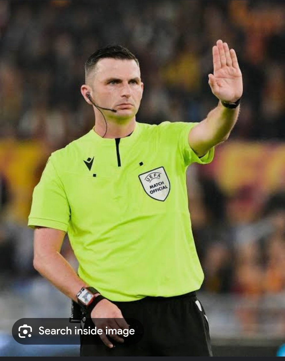 maqarphys's tweet photo. Micheal Oliver is the most useless and stupid referee of the century. He's partiality is second to none. The Gunners will win the game https://t.co/R9IXTmZyPk