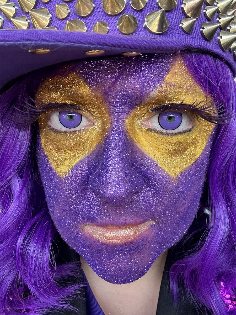 SideGravy's tweet photo. 💜🏈💜 #Skol  @Vikings  #LegendsWeekend https://t.co/jMmKODp7S4