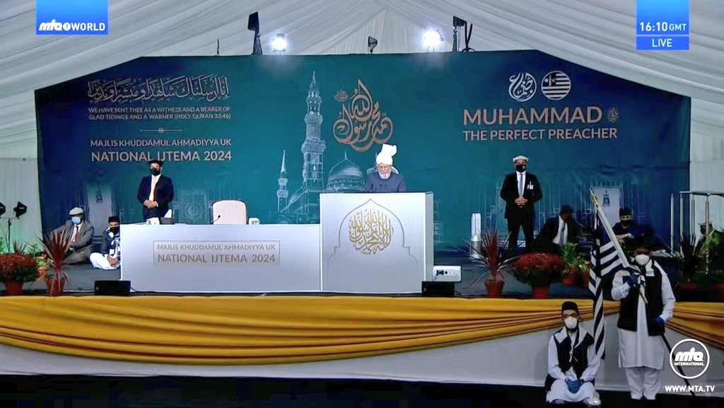 bilalmahmooduk's tweet photo. Dear Ahmadiyya Muslim brothers &amp; sisters, let's counter falsehood, deception, and hypocrisy in our age with a campaign to always speak the TRUTH, as instructed by Hazrat Ameerul Momineen, Khalifatul Masih, Hazrat Mirza Masroor Ahmad, in his #MKAUKIjtema today. #TruthOverFalsehood https://t.co/tEGBrMjJHc