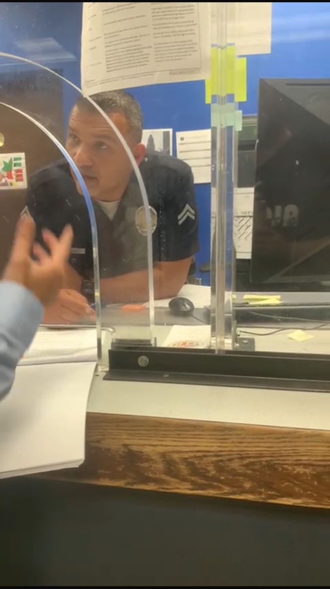 文信在空间里得意洋洋地宣传他现在是美国公民受法律保护，问题是美国监狱里关得最多的就是美国公民。
按照联邦移民法，储信泽在其本人持有绿卡永居身份期间，犯下了多项联邦重罪的情况下，即使后来取得了公民身份，也会被移民局依法吊销公民身份和永居绿卡，在刑满后直接从监狱强制递解上飞机遣返回国