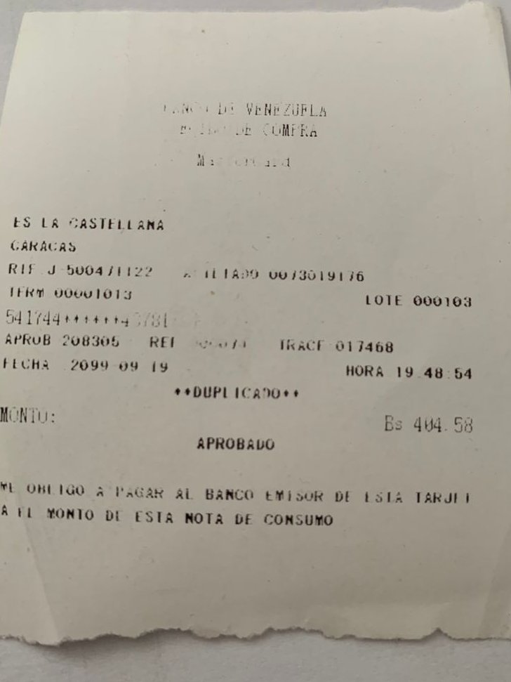 La E/S de #ParqueCristal en #LPG ahora si pasas tu tarjeta te cobran un porcentaje adicional al costo. Y si le pides explicación al bombero te salen con patadas y te piden que te vayas rápido de la bomba.