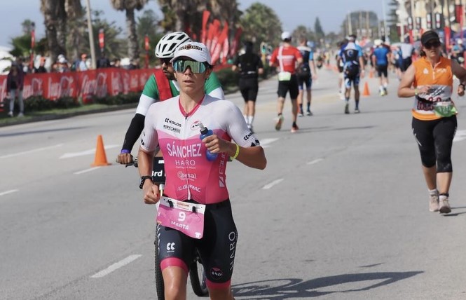triatlonplus's tweet photo. Marta Sánchez sexta en su debut en el Campeonato Mundial IRONMAN de Niza https://t.co/GkiZHa5TfR https://t.co/3g05C81q98