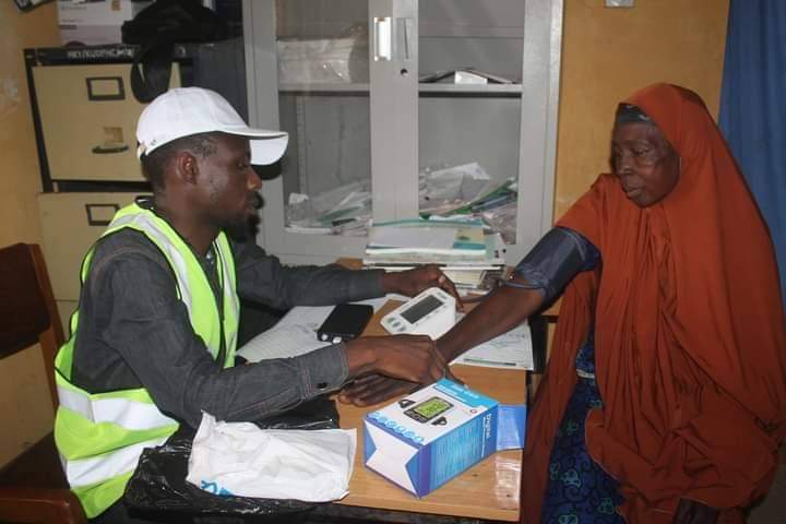 sadiq1071's tweet photo. A medical &amp; surgical outreach sponsored by Hon Dauda @Hunkuyi foundation is currently giving out free medical treatment to people of Kudan LG. It's estimated that over 1000 people will benefit from this charity.
May Allah reward him
@Hunkuyi99 @dawisu @ubasanius @DepGovKaduna https://t.co/pALYHFqCaS