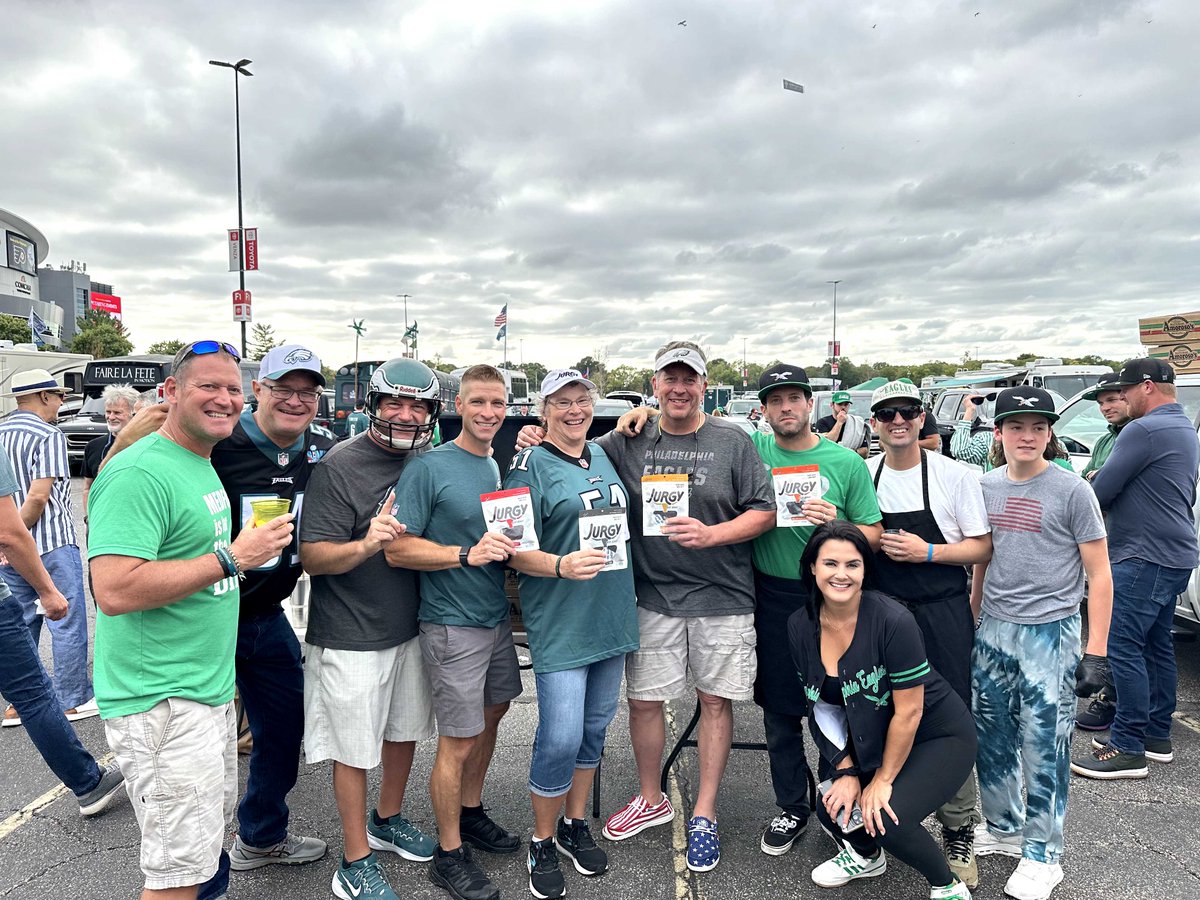jurgyco's tweet photo. Get ready for an epic Week 3 lineup! π Stock up on your favorite Beef Jurgy Jerky flavors and enjoy the games! #beefjurgy #week3 #footballsnacks https://t.co/mkYiJ1Fmdd