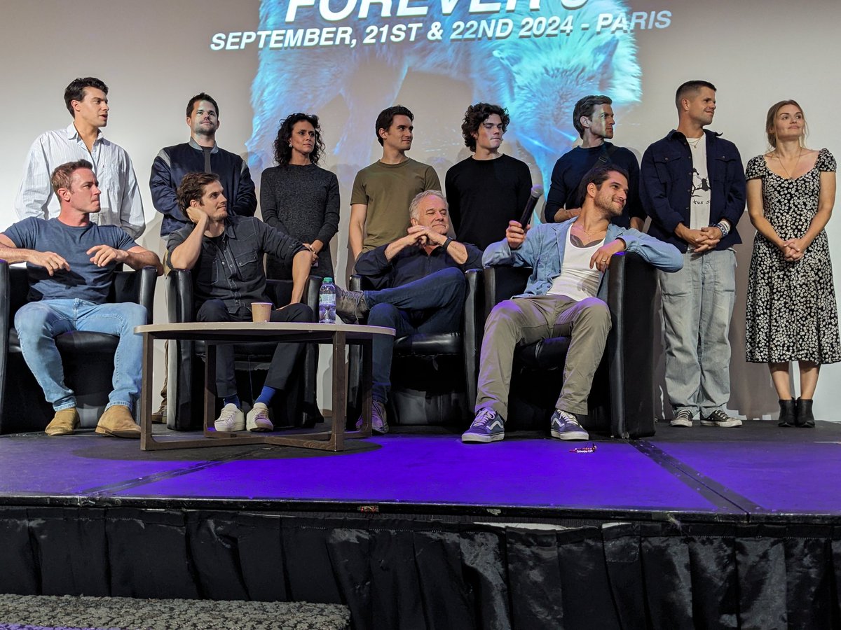 RosterCon's tweet photo. C'est l'heure de dire au revoir au cast de #TeenWolf à la #BHF3 https://t.co/K49IHUBFuM