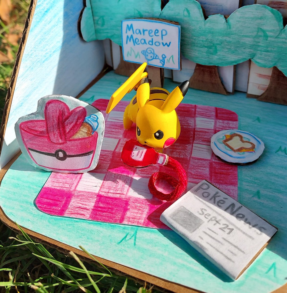 itsatechreel's tweet photo. The official reveal of my blurry #slowtember preview from a few days ago, a Pokémon Picnic diorama, along with the long description I posted on my Instagram post about it since there isn't enough characters here to cover it all 😝 https://t.co/u02f0KM1TO