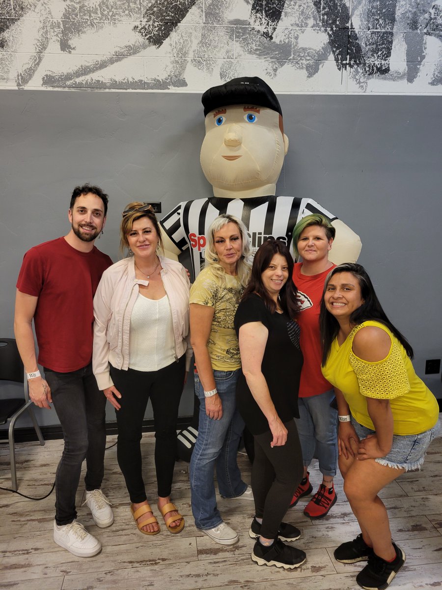 SportClipsUT125's tweet photo. Celebrating summer at Rush with our fantastic 18th South Team! 🎉🌞 #summerparty #teambash #RushFun https://t.co/cwRBKjAW0f