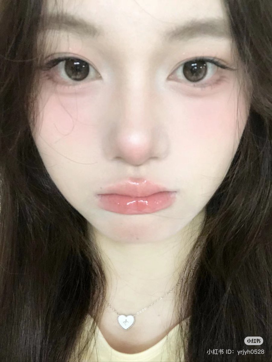 현실에서 이런 화장 가능할까..
