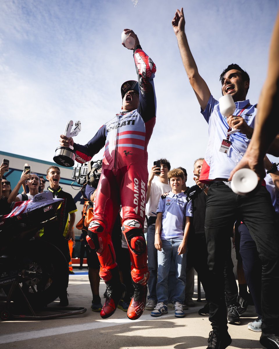 marcmarquez93's tweet photo. Next stop: Indonesia! 🇮🇩💪🏼

#EmiliaRomagnaGP https://t.co/puhvoy9emd