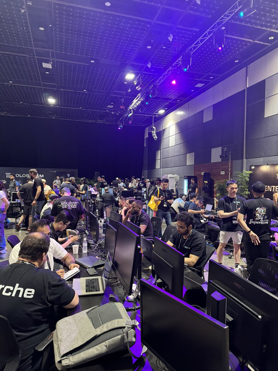 crabbylions's tweet photo. Special week in Singapore bringing @ColosseumOrg IRL to builders at @SolanaConf 👷‍♀️👷🏻‍♂️🏟️

I know there were countless announcements on main stage, but nothing keeps me as optimistic about the future onchain as the experimentation I saw happening in the Arena. 

Accelerate. https://t.co/0SlrTnZ3Wu