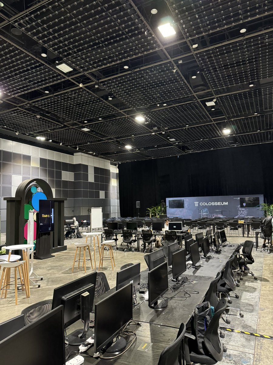crabbylions's tweet photo. Special week in Singapore bringing @ColosseumOrg IRL to builders at @SolanaConf 👷‍♀️👷🏻‍♂️🏟️

I know there were countless announcements on main stage, but nothing keeps me as optimistic about the future onchain as the experimentation I saw happening in the Arena. 

Accelerate. https://t.co/0SlrTnZ3Wu