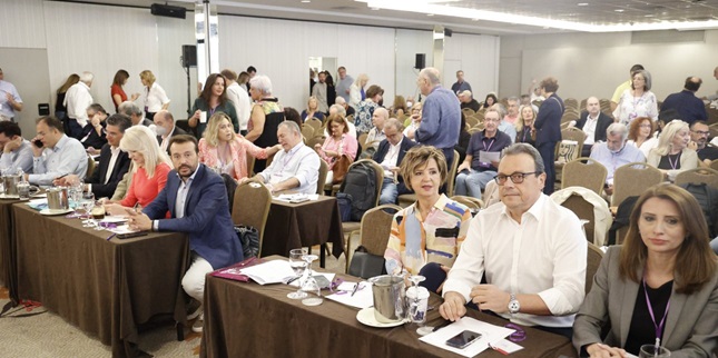 tokarfi's tweet photo. ΣΥΡΙΖΑ: Εκλογές για πρόεδρο στις 24 Νοεμβρίου -Αλαλούμ με τα πόθεν έσχες των υποψηφίων https://t.co/v88HrefD9B https://t.co/2yKfVzUSpF