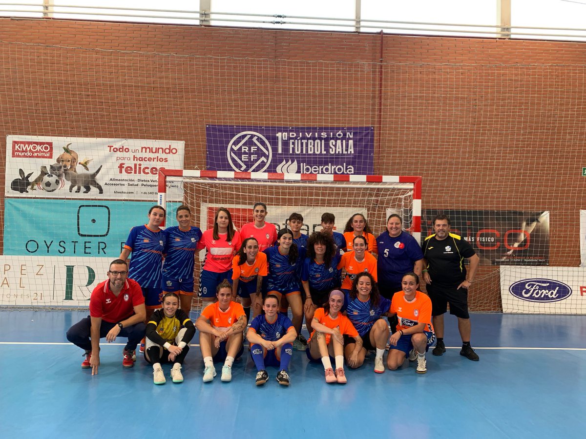 RMajadahondaFS's tweet photo. ℹ️ En la mañana de hoy, nuestro equipo de Primera Autonómica ha realizado un entrenamiento conjunto en La Granadilla junto a @FSDiagonal. Muchas gracias a nuestras amigas parleñas por la colaboración.

Nuestro segundo equipo continúa su pretemporada 🔥

#vamosmirayo⚡️ https://t.co/JnSBd9kakF