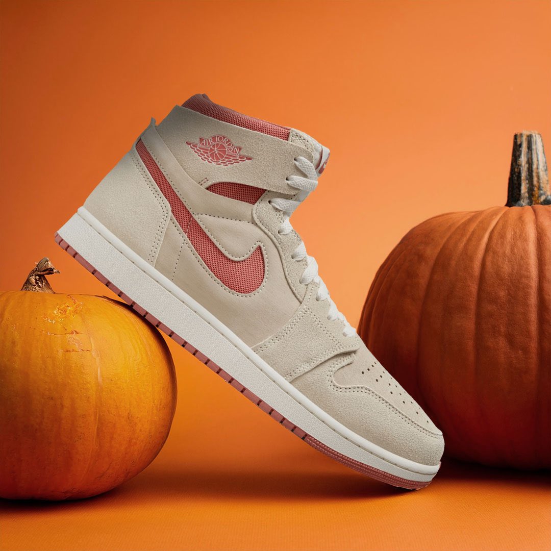 Jordan 1 Zoom Cmft 2 😮‍💨
📲Disponibles en lc.cx/kBGWng 
•
Estamos a unas horas de que inicie Otoño 🍁🎃 ¿Porqué no iniciar con este par?
Preparate para una temporada de mucho estilo, eleva el nivel de tus outftis con estas joyas.
• 
📦 Envío GRATIS a todo México