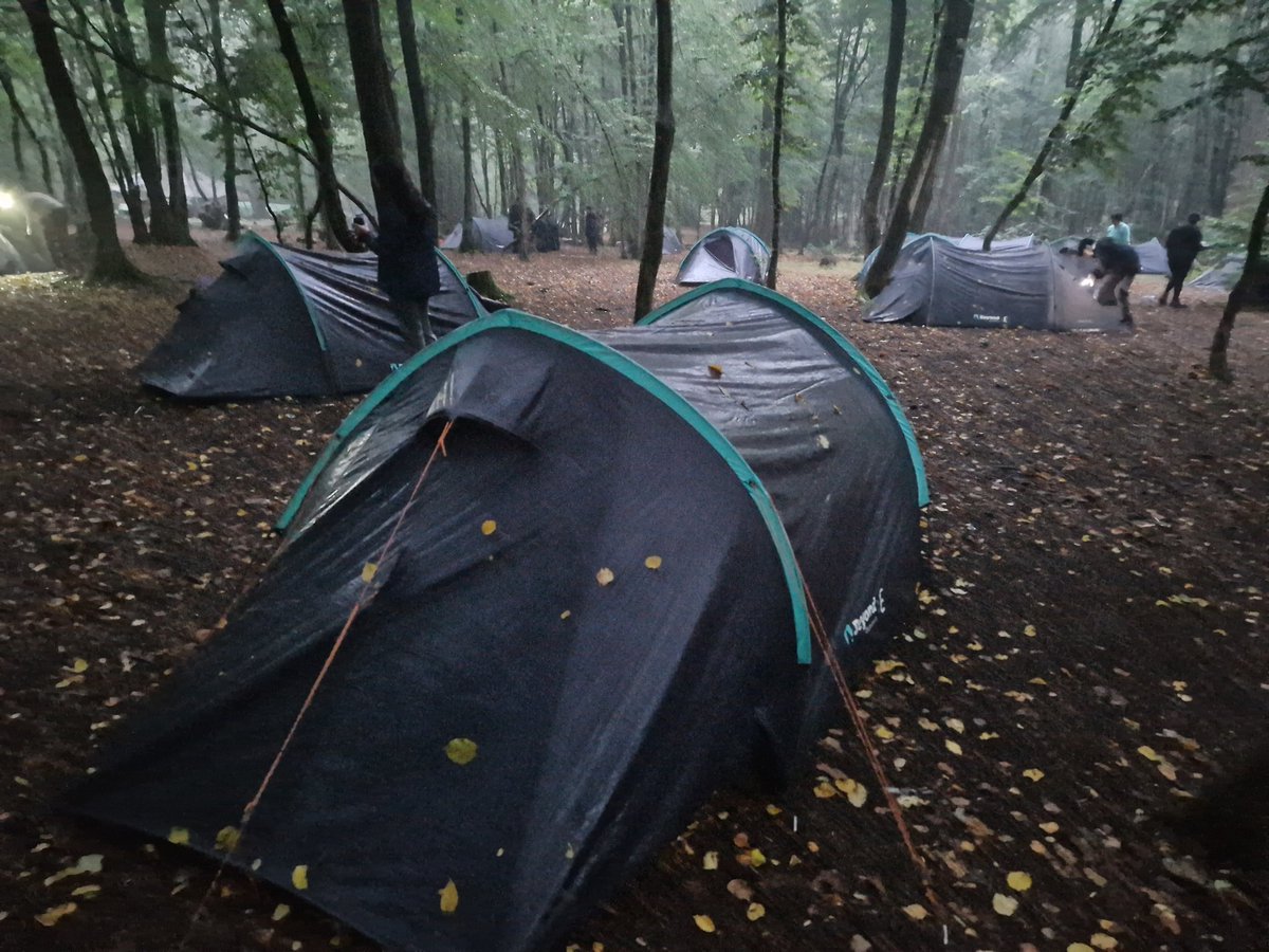 DAOSdofe's tweet image. DAOS Bronze D of E.
Well done to all Bronze students who complete their assessed expedition this weekend. They all showed great character to battle against difficult weather conditions. Well done everyone!