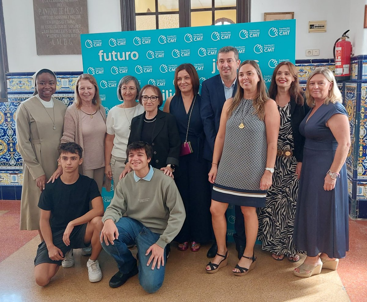 CMTLaRapita's tweet photo. Divendres passat va ser un dia molt especial per a l'equip directiu, les germanes i altres membres de la Comunitat Educativa. Vam assistir a l'acte inaugural de la Fundació Educativa CMT.
Ens disposem amb gran entusiasme a començar aquest nou projecte. https://t.co/9afU199YPa