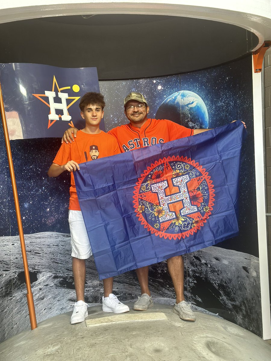 RonaldVCastro's tweet photo. @JuliaMorales @RealToddKalas @raford3 @astros @SpaceCityHN These kiddos travel across the Atlantic to become Astros fans. Vana from France and Marc from Spain. Adventures as foreign exchange dad continues. Go Astros https://t.co/YWknQXXm2y