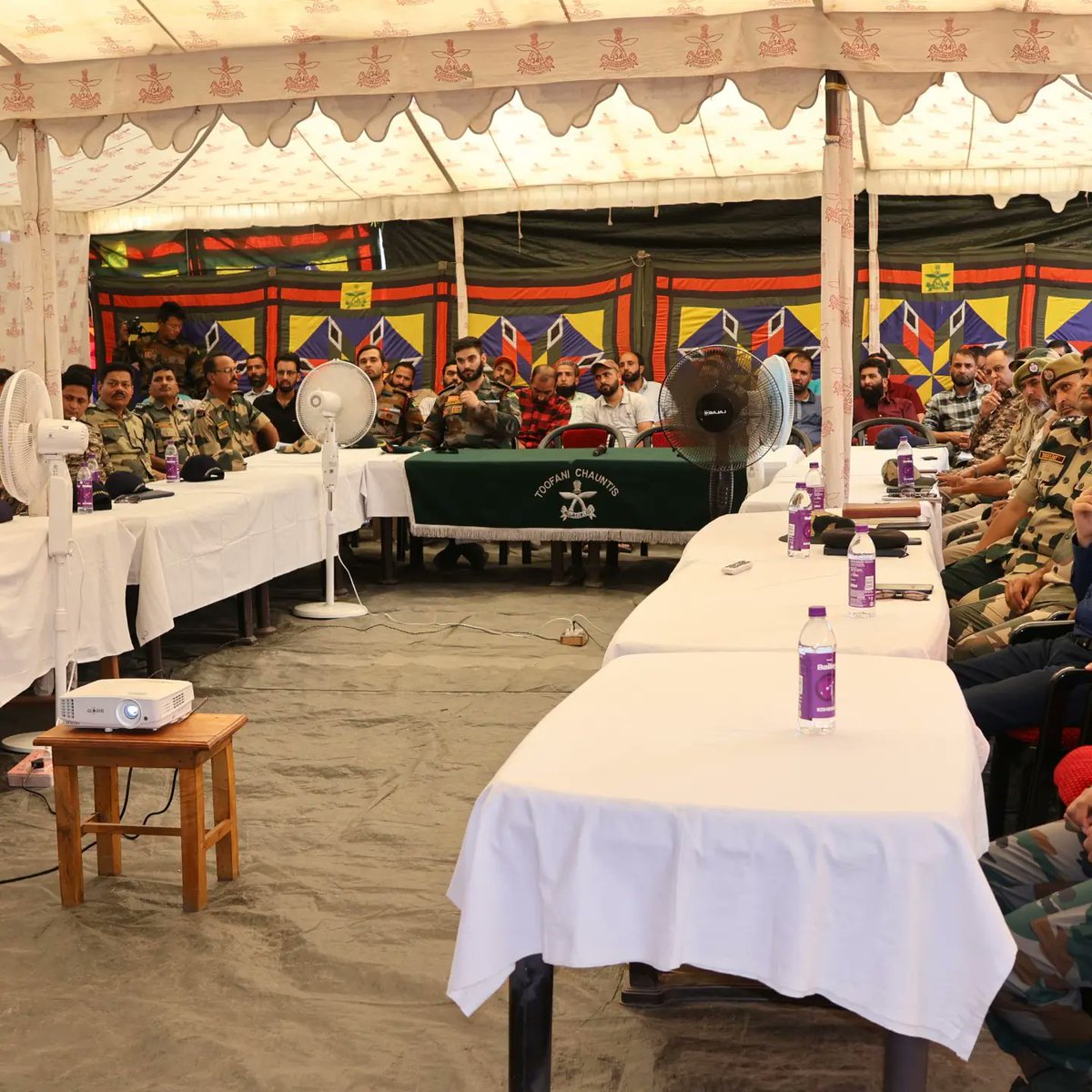 ToofaniBaba1's tweet photo. Review &amp; Coordination Meeting for Booth Security org by COB Kangan of 34 Assam Rifles

The Wussan battalion of Indian Army, in coordination with security agencies &amp; civil administration, conducted a holistic review of security related issues with CAPFs, JKP reps.

@official_dgar https://t.co/qvk5DffyxG