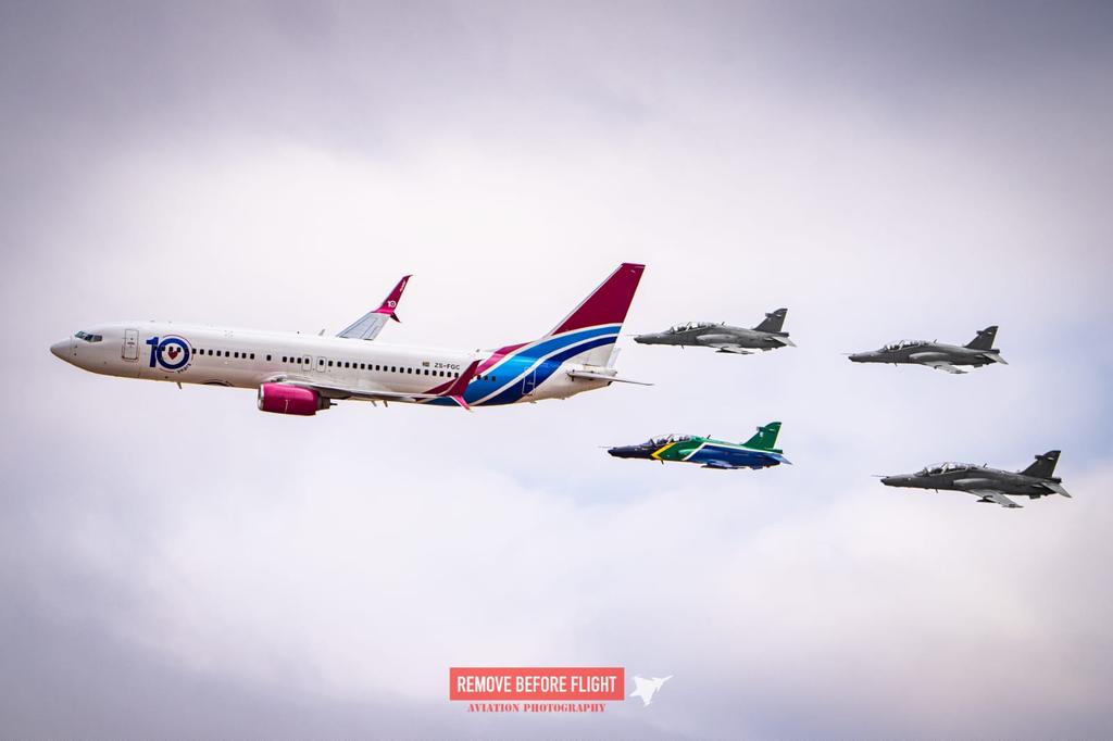 deanwingrin's tweet image. Congratulations to the SAAF squadrons who put on a spectacular display at @aadexpo AFB Waterkloof today. Both air and ground crews put in a tremendous amount of hard work, particularly for the Gripen and Hawks formo. 👏
#AAD2024 @SANDF_ZA @defenceWeb_Afr #Airshow