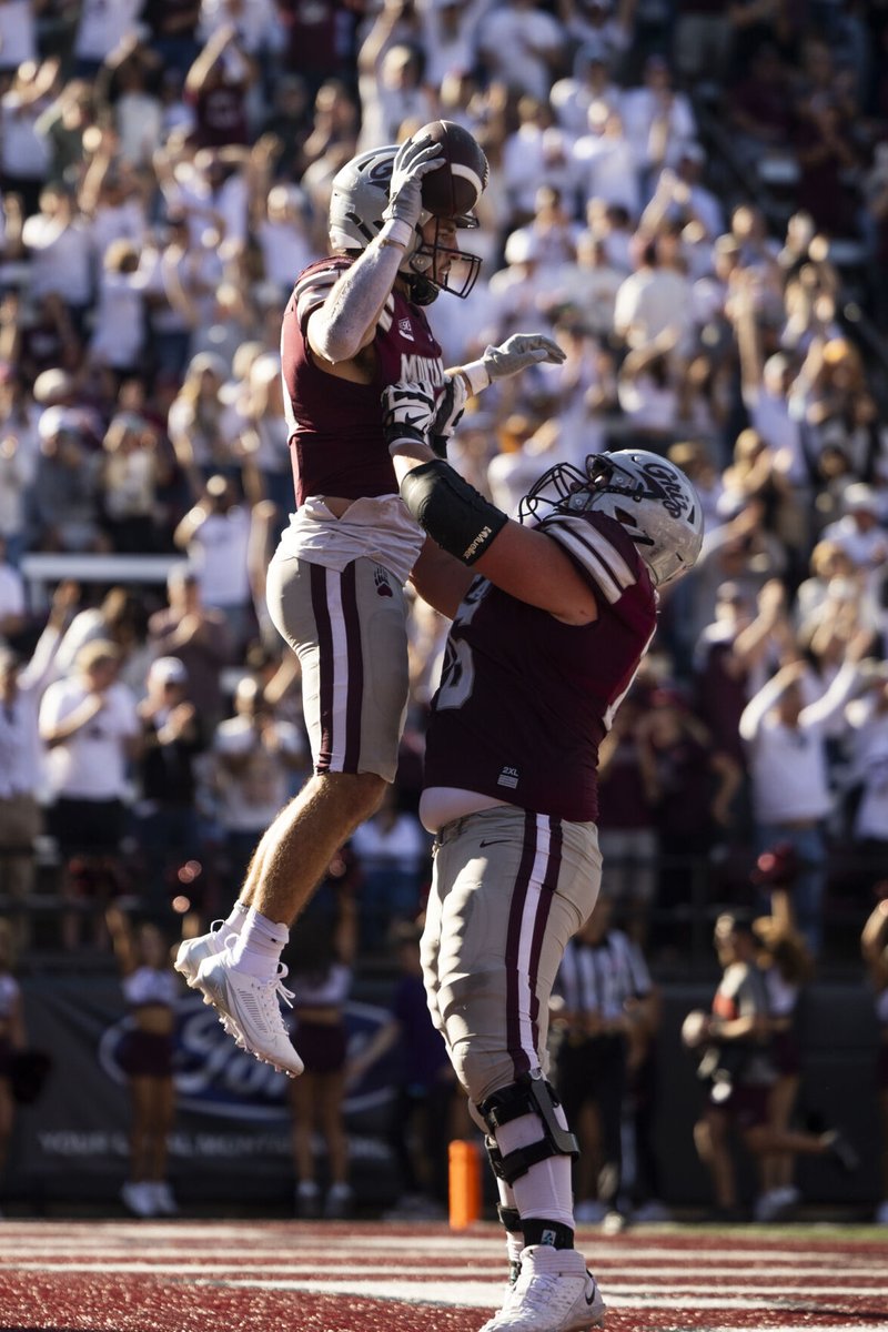 Nick Ostmo ran for 72 yards and 1 TD in Montana's win over Western Carolina. He's up to 2,085 career rushing yards to rank 6th in #GrizFB history. He passed Steve Caputo (2,033) and John Nguyen (2,066); next up is Rocky Klever (2,228). He's now alone in 8th with 23 career TD runs