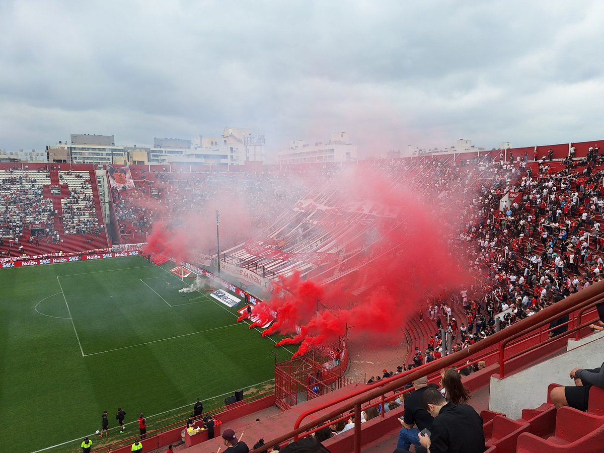 niek92jansen's tweet image. Estadio Tomás Adolfo Ducó, Buenos Aires 📍🇦🇷

Mooie opkomst bij CA Huracán voor het duel met CA Lanús 🔥🧨

@CAHuracan #Huracan #CAHuracan #VamosGlobo 
#HuracánYNadaMás
#VamosQuemeras #Lanus #Groundhopping #Groundhoppen #BuenosAires