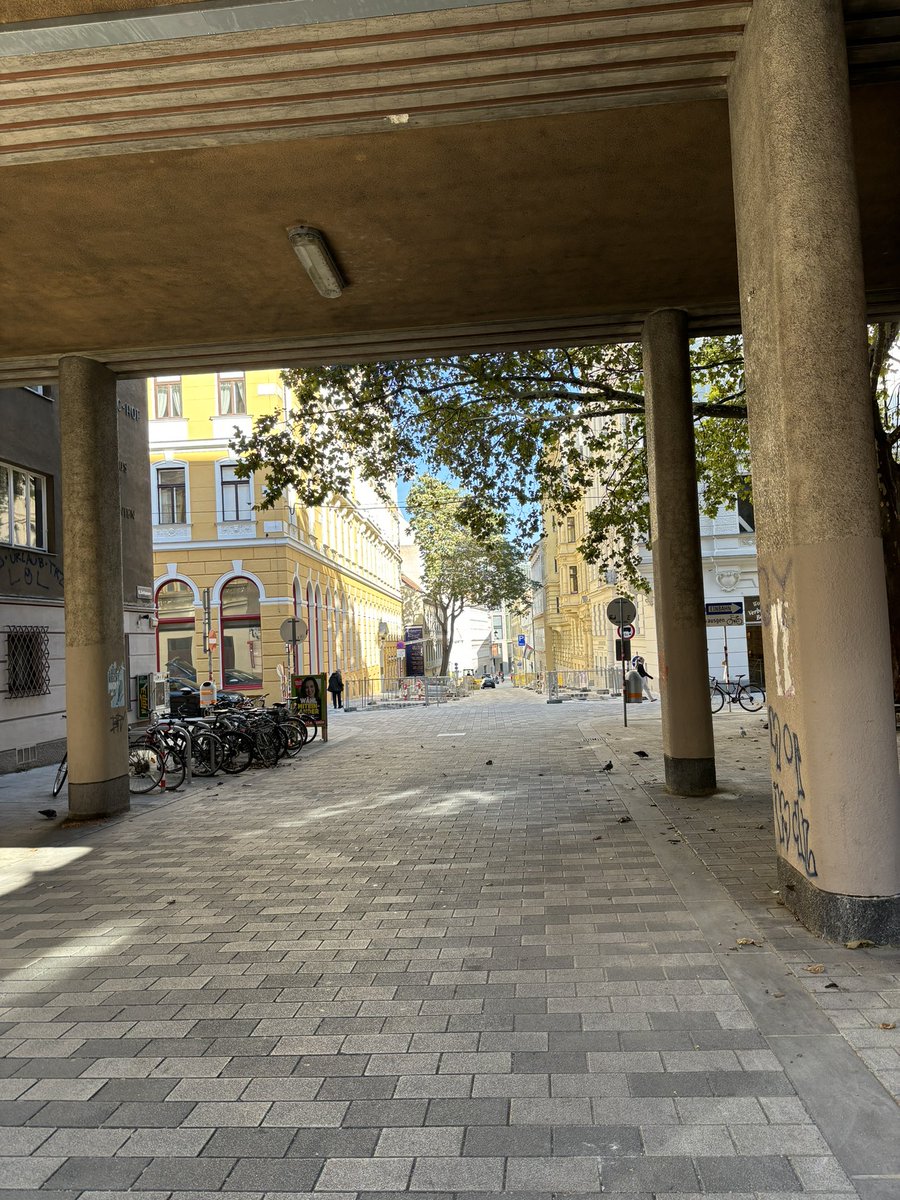 Lisa Vockenhuber (@lisavoc) on Twitter photo juhuuu die Pfeilgasse aka F A H R R A D S T R A S S E 💚 ist fast fertig und wieder durchgängig befahrbar 🥳🥳 <a href="/fahrradwien/">Fahrrad Wien</a> 🙏 juhuuu die Pfeilgasse aka F A H R R A D S T R A S S E 💚 ist fast fertig und wieder durchgängig befahrbar 🥳🥳 <a href="/fahrradwien/">Fahrrad Wien</a> 🙏