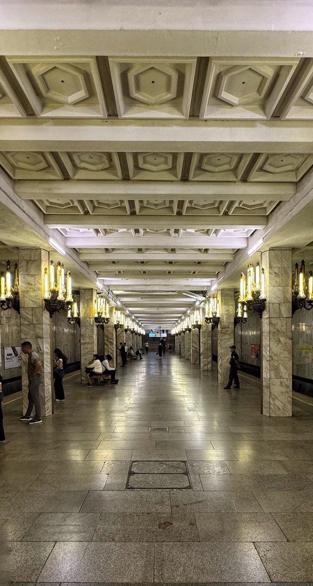 ajayhrm's tweet photo. Tashkent has the most beautiful underground railway system.

Each metro station is one of a kind. 🔥 https://t.co/t43HsU42BR
