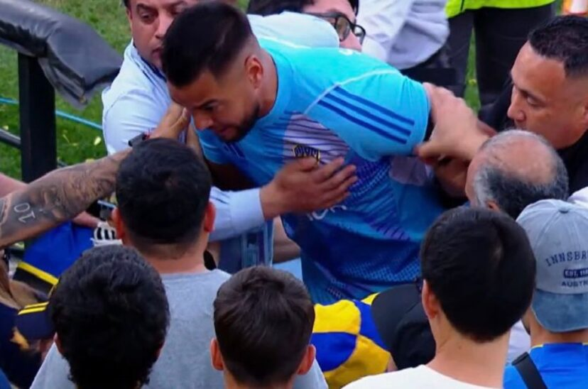 🚨Informa <a href="/Augustocesar22/">Augusto Cesar</a> que hay MUCHO ENOJO con la actitud de Sergio Romero.

🔎La dirigencia evalúa una sanción al arquero por su comportamiento. 

📹Analizan los videos para identificar a los socios y que hizo exactamente Romero. 

⚠️Las imágenes complican mucho al jugador.