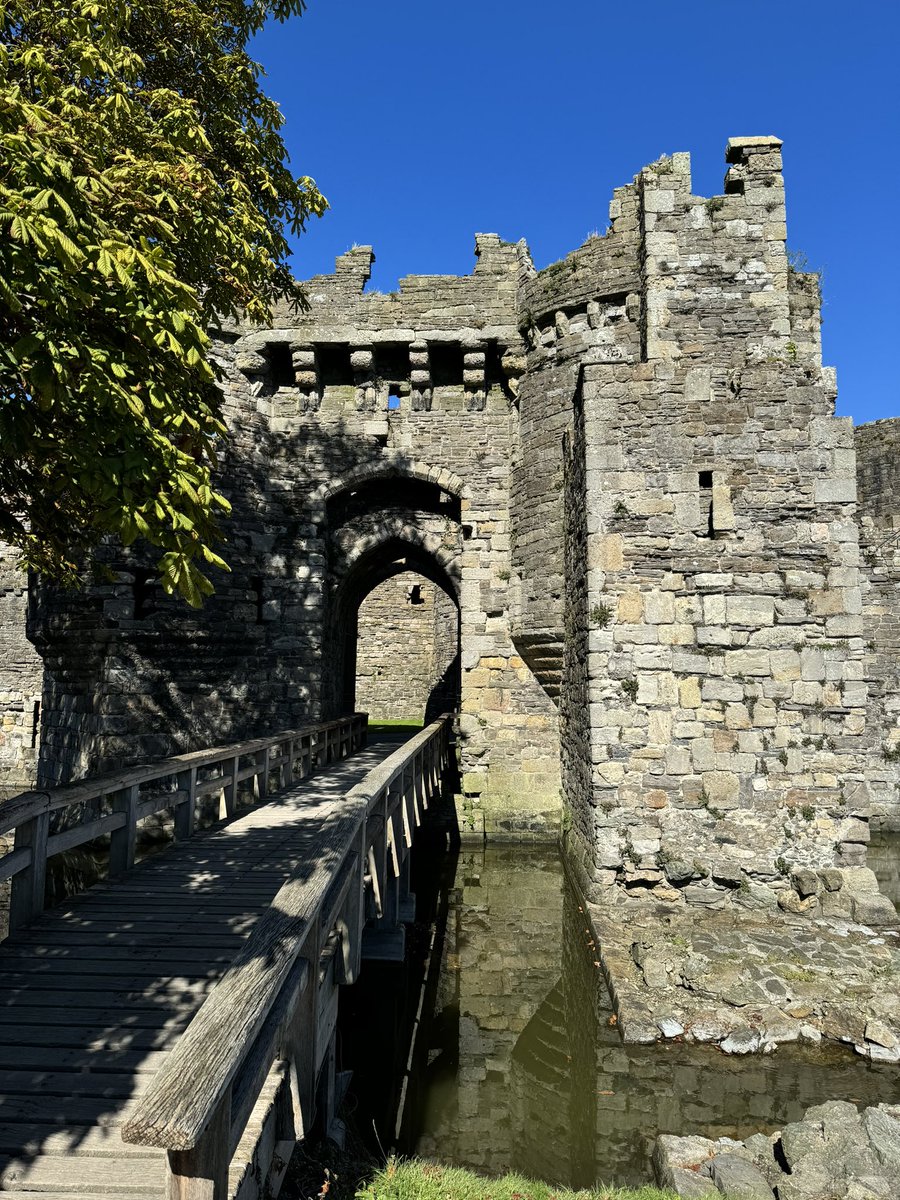 castlehunteruk's tweet image. Home now after a solid week of castle hunting, 10 sites visited and some brilliant new castle now ticked off my list. Still have barely scratched the surface of castles in the UK and many more trips ahead 😃 #castle #castlehunter